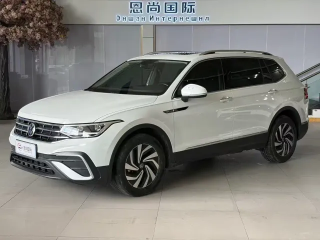 Фотография автомобиля — Volkswagen Tiguan L