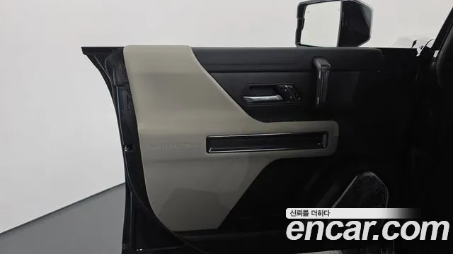 GMC Hummer EV — Фото автомобиля 24