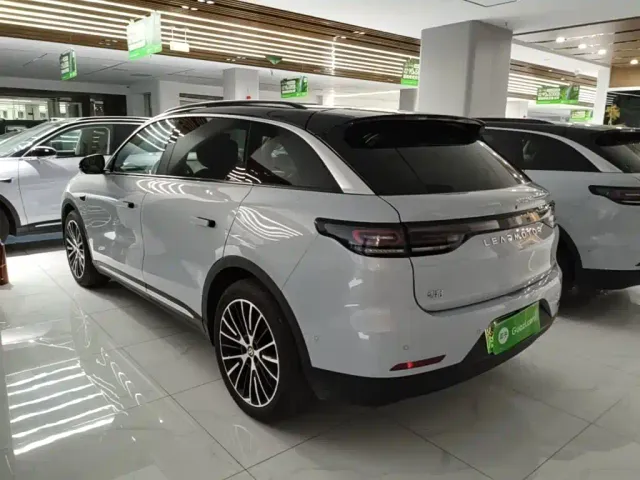 Leapmotor C11 — Фото автомобиля 4