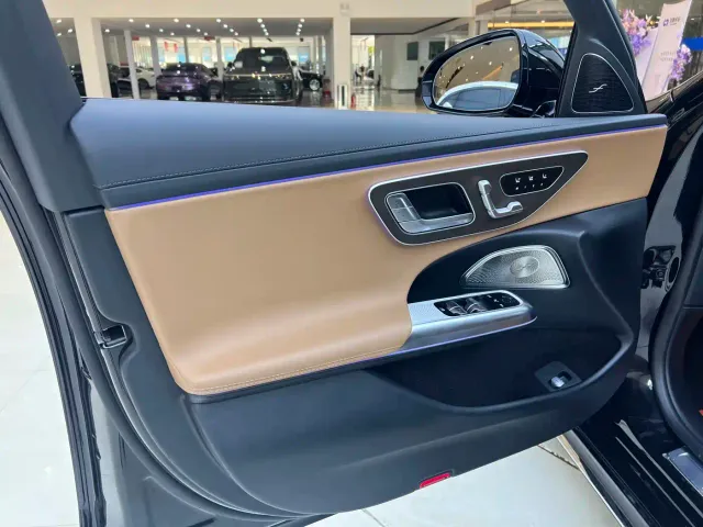 Mercedes-Benz E-Class — Фото автомобиля 10