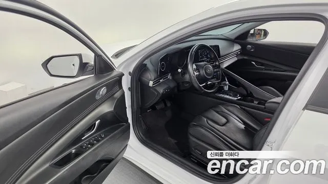 Hyundai AVANTE Avante (CN7) — Фото автомобиля 10