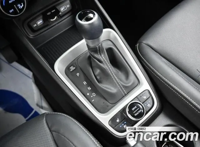 Hyundai Venue Venue 1.6 Modern Plus — Фото автомобиля 9