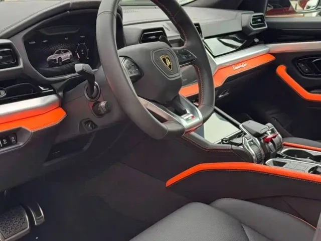 Lamborghini Urus — Фото автомобиля 6