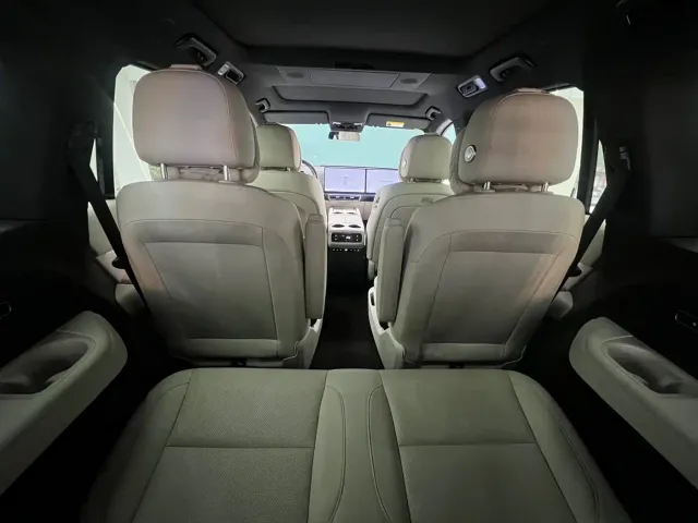 Li Auto L8 — Фото автомобиля 8