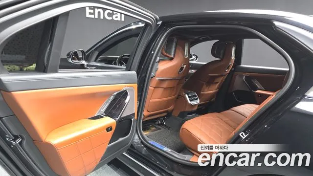BMW 7 Series G70 — Фото автомобиля 16