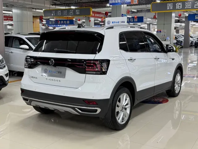 Volkswagen T-Cross — Фото автомобиля 4