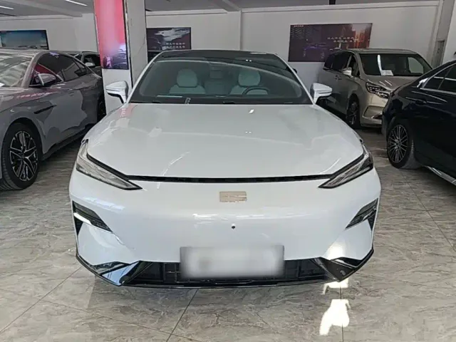 Geely Galaxy E8 — Фото автомобиля 2