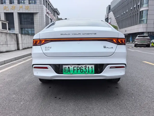 BYD Qin PLUS — Фото автомобиля 8