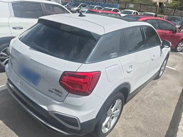 Audi Q2L — Фото автомобиля 4