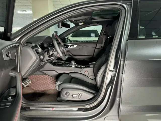 Audi A4L — Фото автомобиля 7