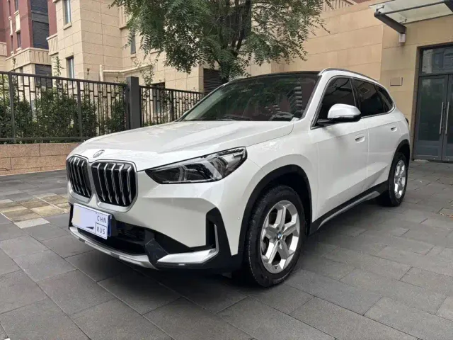 Фотография автомобиля — BMW X1