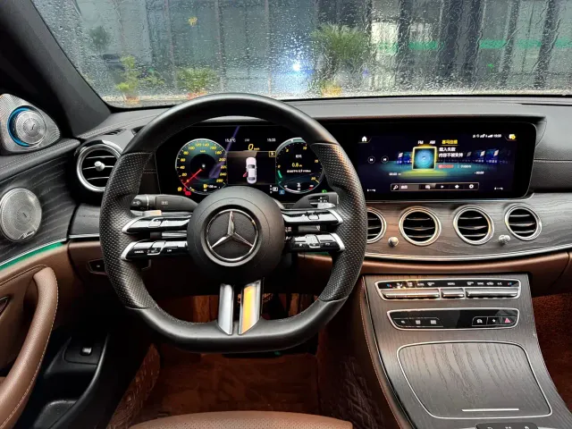 Mercedes-Benz E-Class — Фото автомобиля 10