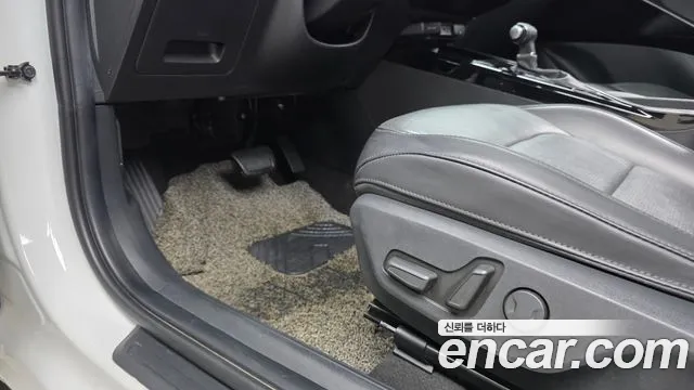 Kia Niro — Фото автомобиля 28