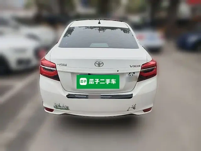 Toyota Vios — Фото автомобиля 7