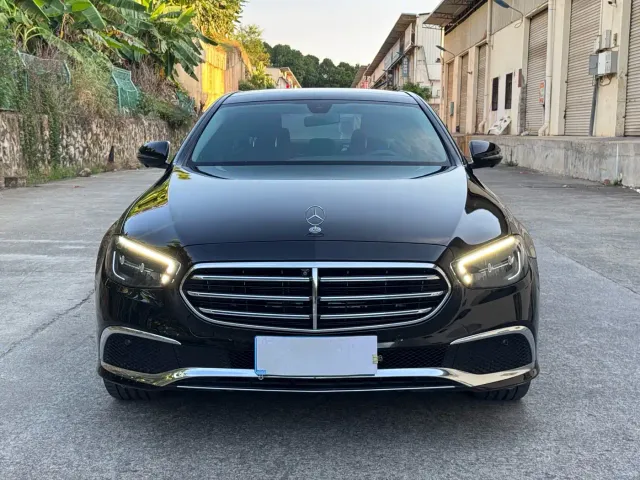 Mercedes-Benz E-Class — Фото автомобиля 2