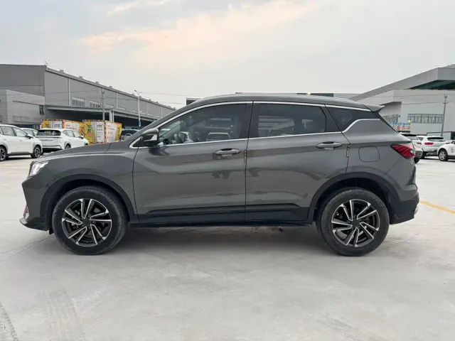 Geely Binyue — Фото автомобиля 7