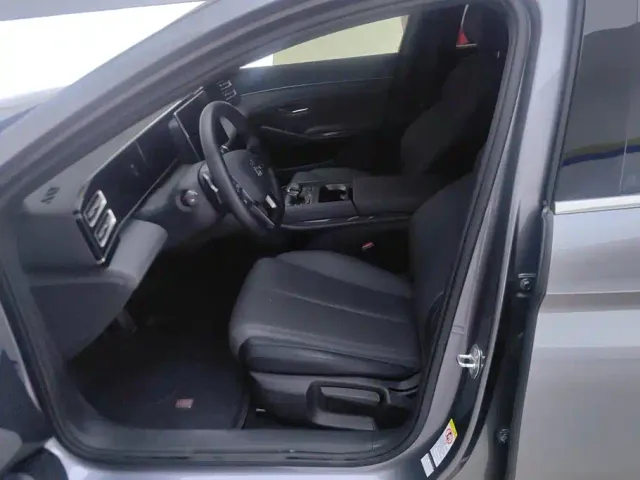 BYD Qin L — Фото автомобиля 9