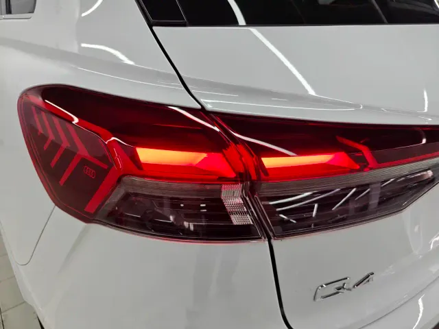 Audi Q4 e-tron — Фото автомобиля 18