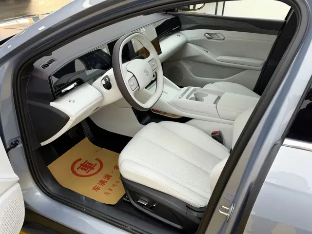 BYD Qin MAX — Фото автомобиля 4