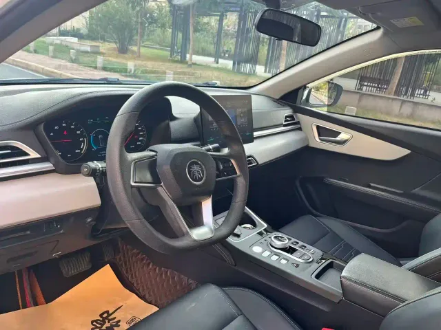 BYD Qin — Фото автомобиля 10