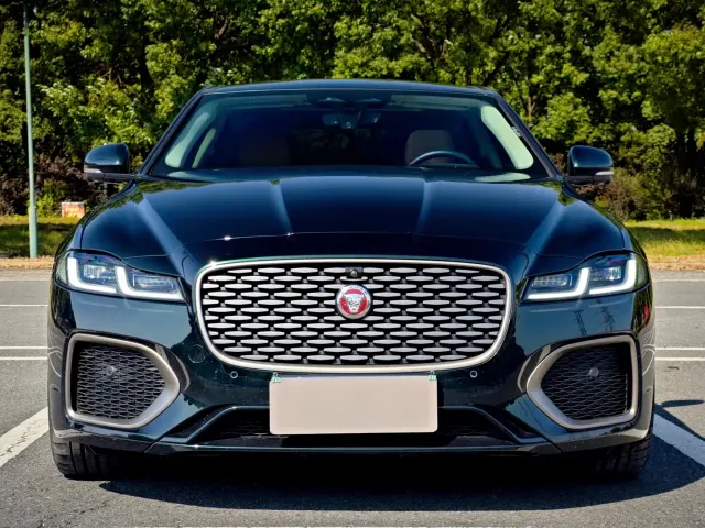 Jaguar XFL — Фото автомобиля 2