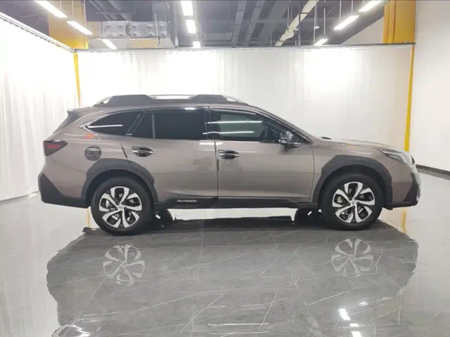 Subaru Outback — Фото автомобиля 7