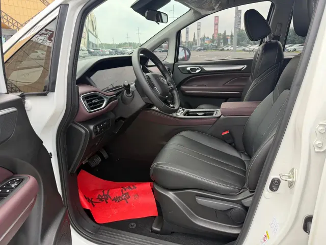 GAC Trumpchi M6 — Фото автомобиля 11