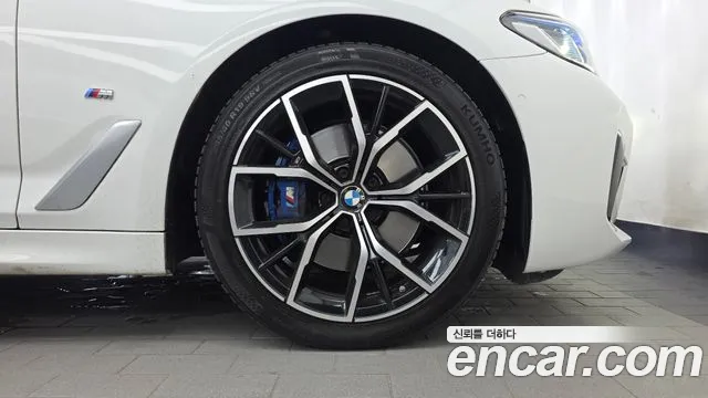 BMW 5 Series G30 — Фото автомобиля 6