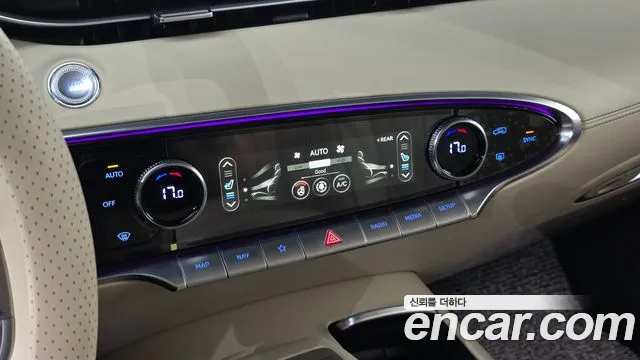 Genesis GV70 — Фото автомобиля 25