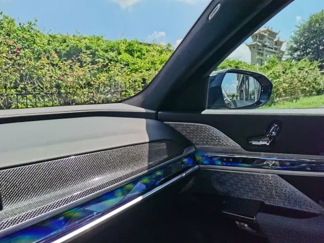 BMW i7 M70L — Фото автомобиля 18