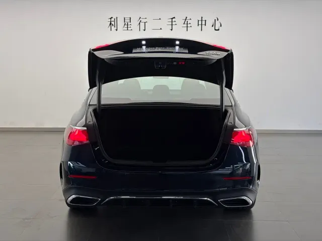 Mercedes-Benz E-Class — Фото автомобиля 21