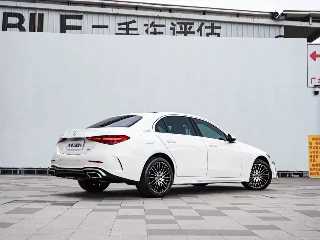 Mercedes-Benz C-Class — Фото автомобиля 2