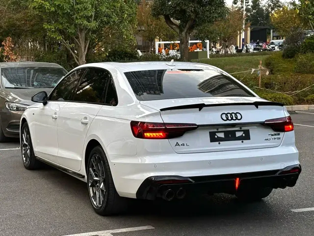 Audi A4L — Фото автомобиля 11