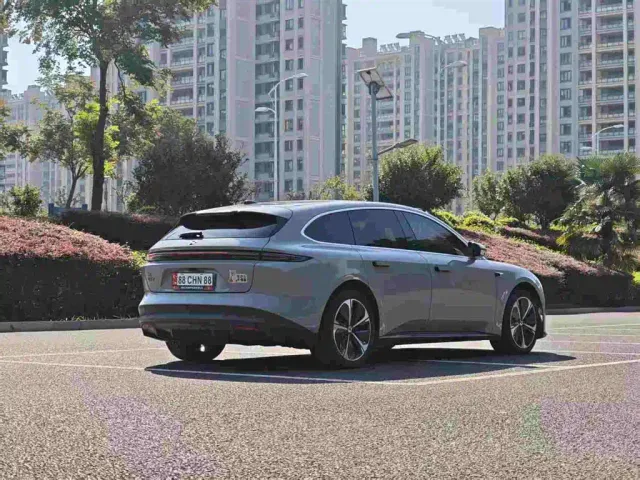 Nio ET5 Touring — Фото автомобиля 6