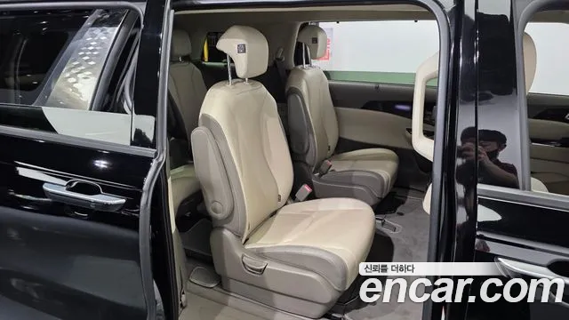 Kia Canival Carnival 4 поколение Дизель 9 мест Signature — Фото автомобиля 9