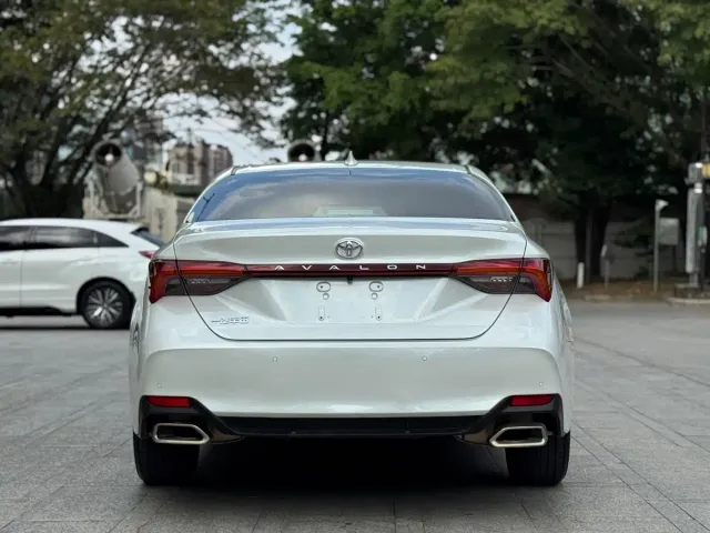 Toyota Avalon — Фото автомобиля 7