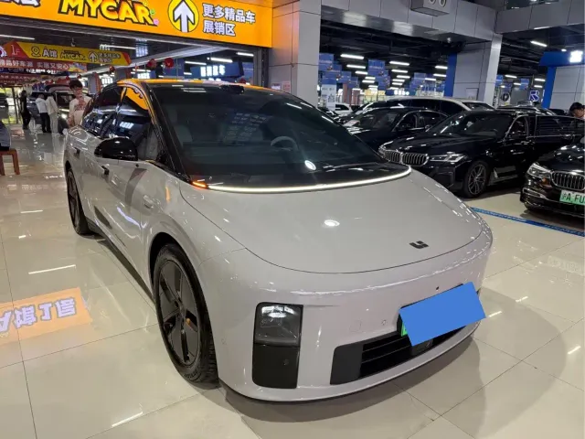 Li Auto i6 — Фото автомобиля 5