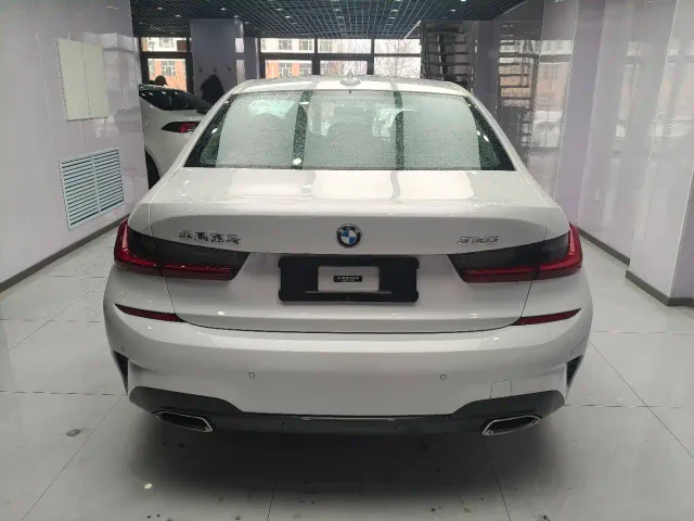 BMW 3 Series — Фото автомобиля 5
