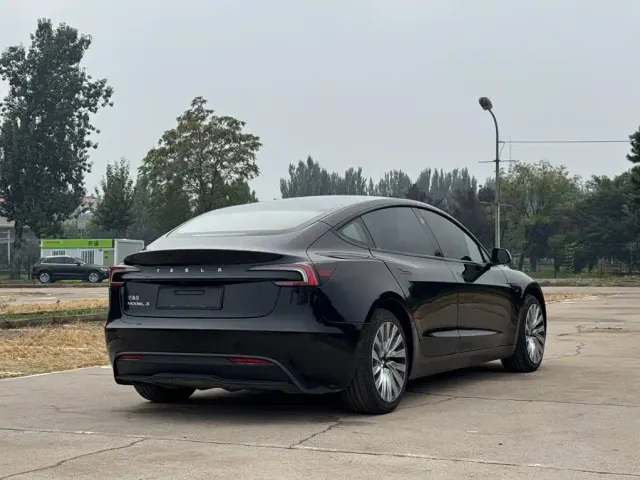 Tesla Model 3 2023 Rear-Wheel Drive — Фото автомобиля 6