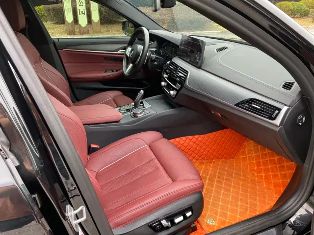 BMW 5 Series — Фото автомобиля 16
