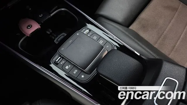 Mercedes-Benz EQB — Фото автомобиля 19