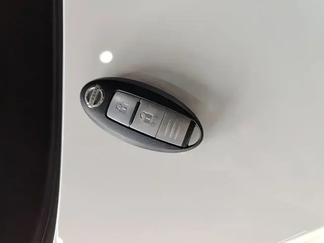 Nissan Tiida — Фото автомобиля 8