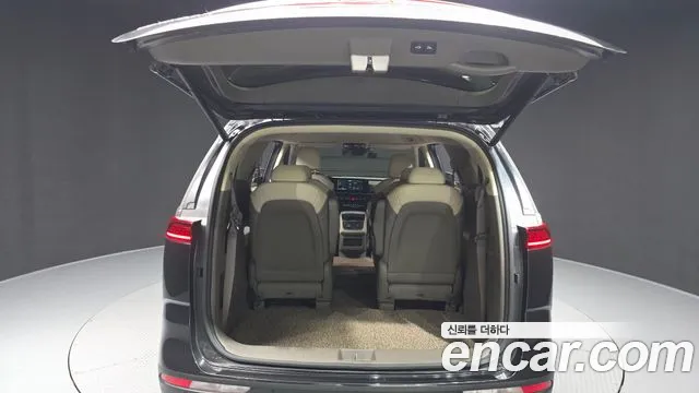 Kia Canival Carnival 4 поколение Бензин 9 мест Signature — Фото автомобиля 18