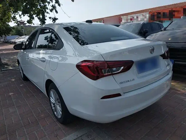 Buick Excelle — Фото автомобиля 4