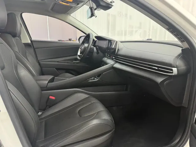 Hyundai Elantra — Фото автомобиля 8
