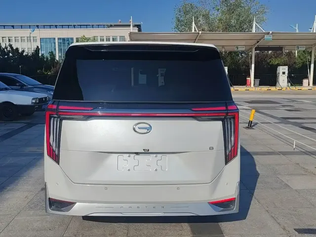 GAC Trumpchi M8 — Фото автомобиля 3