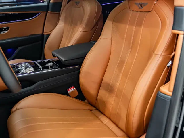 Bentley Flying Spur — Фото автомобиля 10