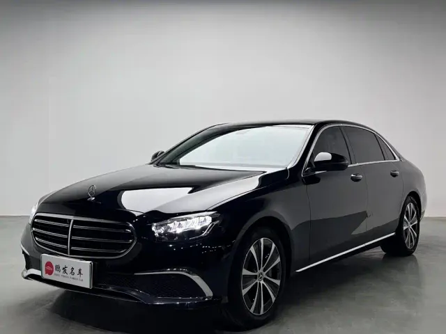 Фотография автомобиля — Mercedes-Benz E-Class