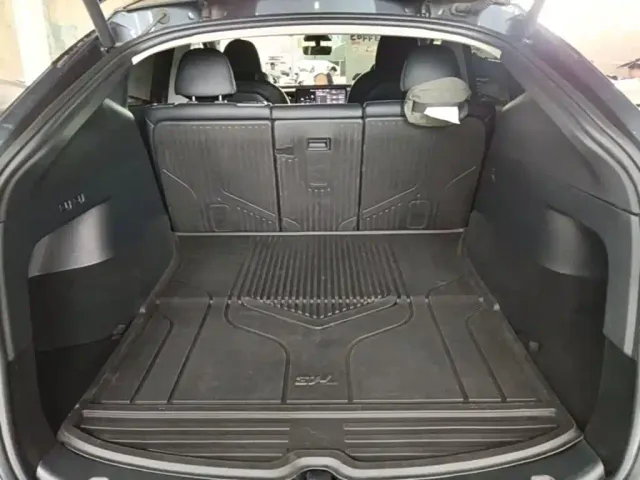 Tesla Model Y — Фото автомобиля 14