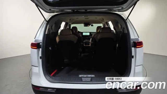 Kia Carnival — Фото автомобиля 23